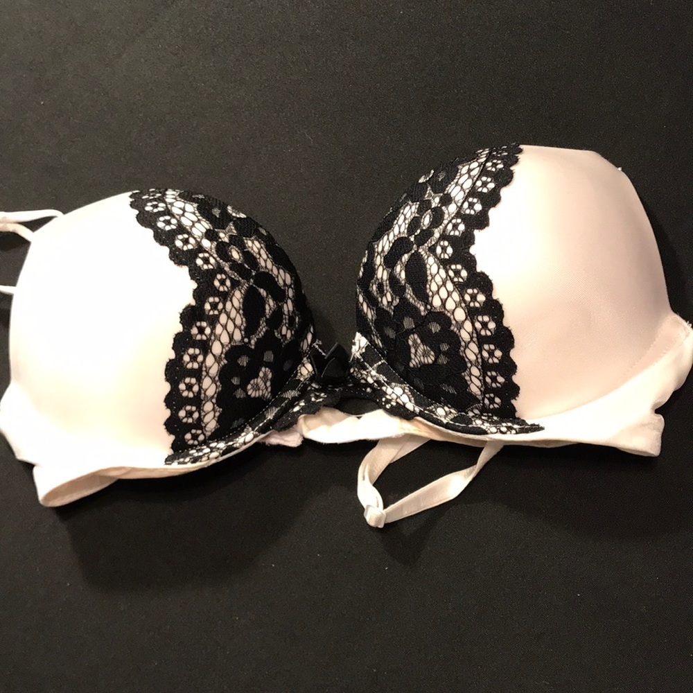 VS Miraculous Plunge Bras (Price listed is for 6) - Picture 4 of 7